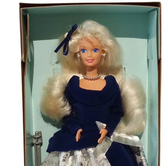 Winter Velvet Barbie #15571 AVON Blue/Silver Gown Vintage 1995 NRFB MINT - Picture 2 of 11